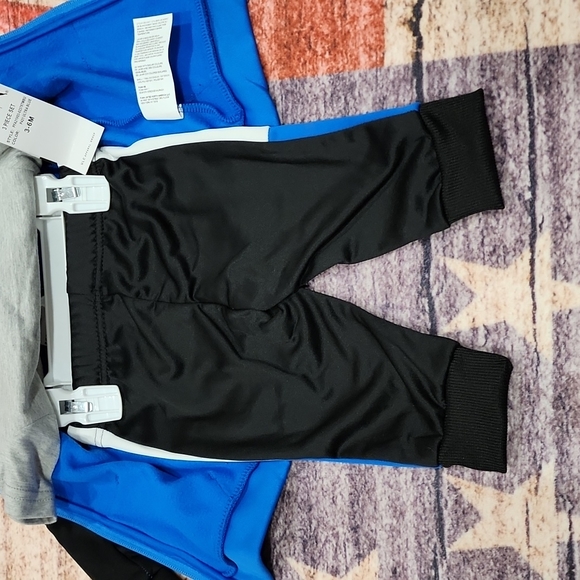 NWT puma sweat outfit with hoodie - Picture 5 of 6